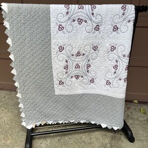 Source Unknown Gray and White Floral Quilt